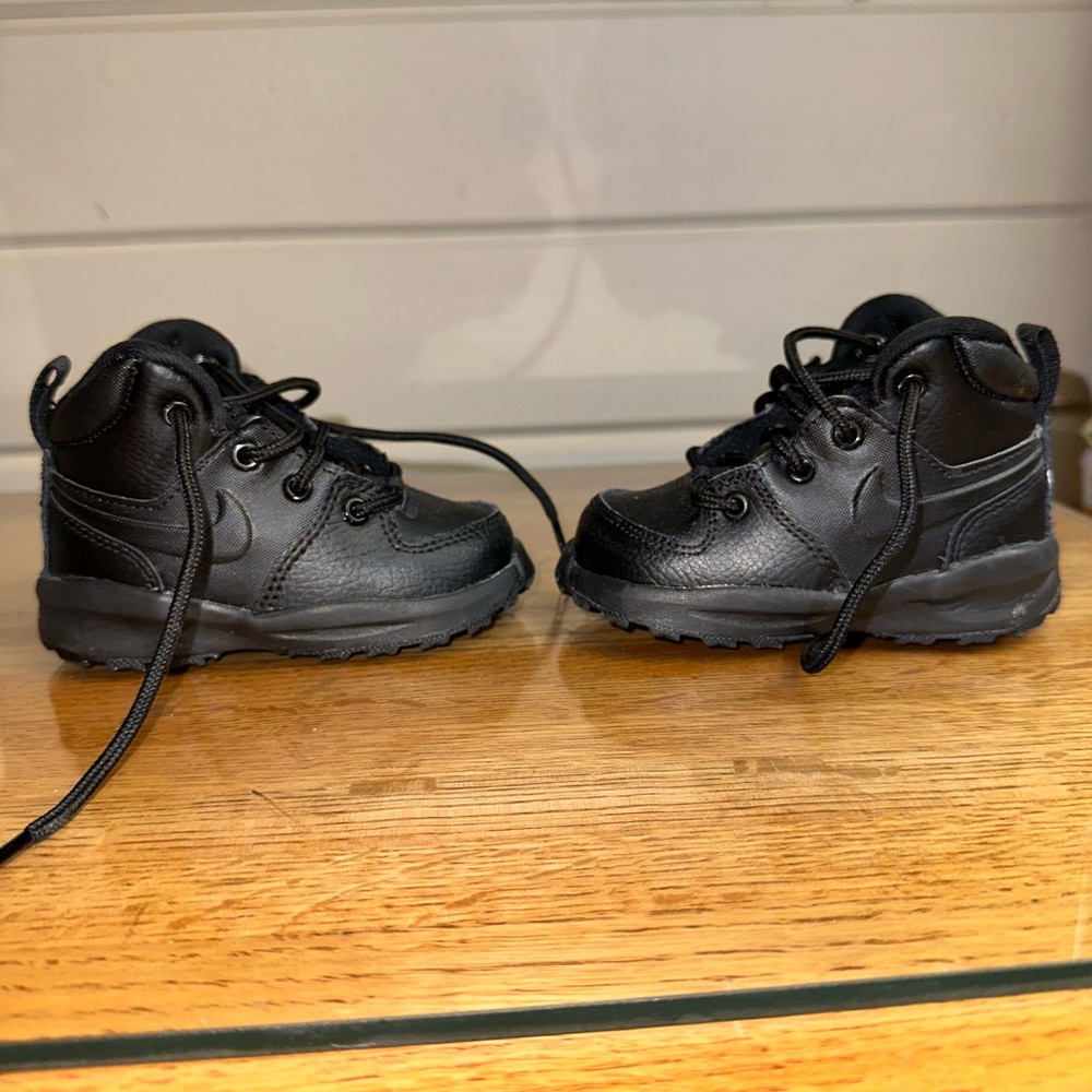 Nike boots - Toddler sz 5